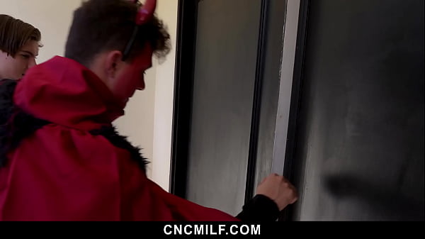 Nonton Ghost And Vampire Get Naughty With Stepmommy Before Trick Or Treating - Cncmilf thumbnail
