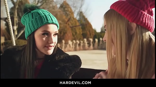 Nonton Hot Threesome With Horny Babes thumbnail