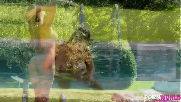 Hot babe bikini treat 