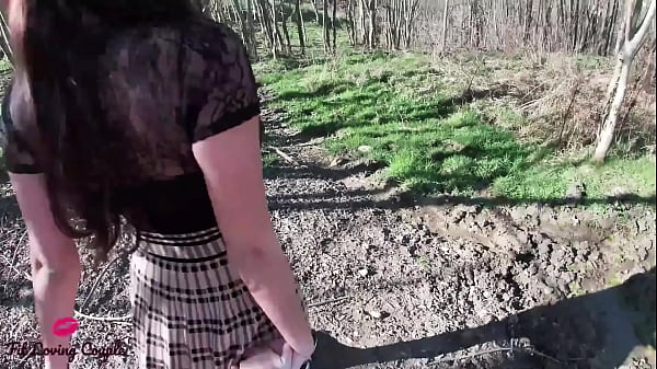 Play MP4 - Baise risqu&eacute;e et intense dans les bois sauvage