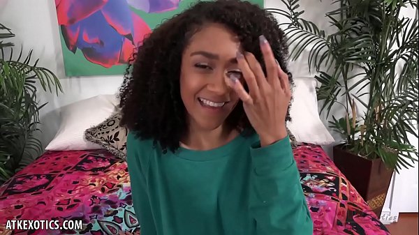 Play MP4 - Bubbly Ariana Aimes squirts milk from her tits