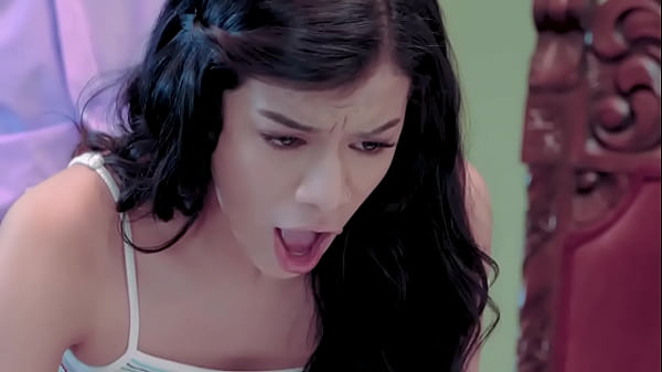 Green Eyed Girl Harlowe Blue Gets Her Roommate For Live Performance In Her Quarantine_Show