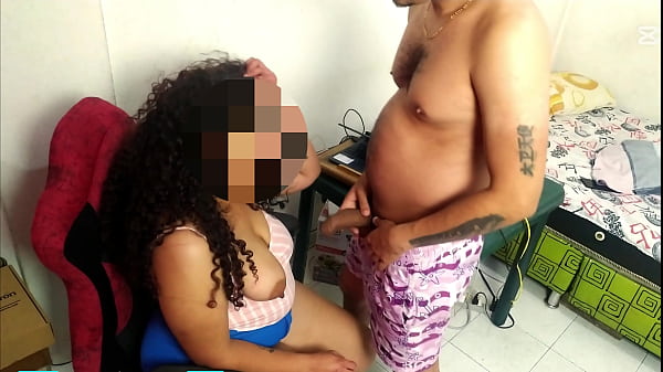 Morena_Culona De Cabello RizadoEs Follada En Su PropiaOficinaDe Trabajo