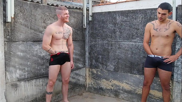 Carmona E Cobra Batendo Uma No Quintal thumbnail