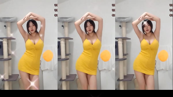 Sexy thick Korean babedancingin yellow dress