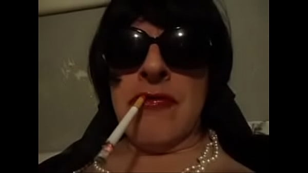 Cd Nikki slut smoker 