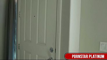 Busty Cougar Dee Williams Milks Keith Grimm's Wrecking Cock! thumbnail