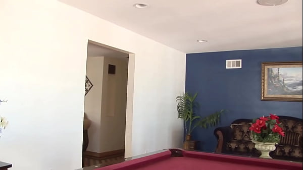 Nonton Phoenix Marie An Uninhibited Woman Gets Her Pussy Penetrated thumbnail