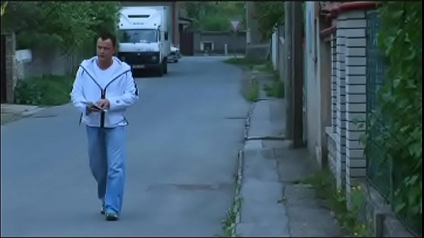 Play MP4 - Threesome a casa di due ninfomani