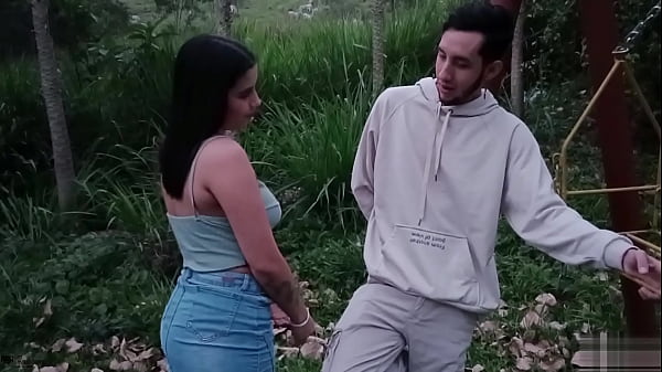 Sexo Casero Amateur- Hermanastros Cachondo Le Hace Creampie A Su Hermanastra thumbnail