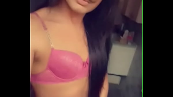 Ana Sofia travesti exibindo seu pauz&atilde_o