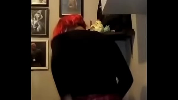 Play MP4 - Montando mi enorme dildoga