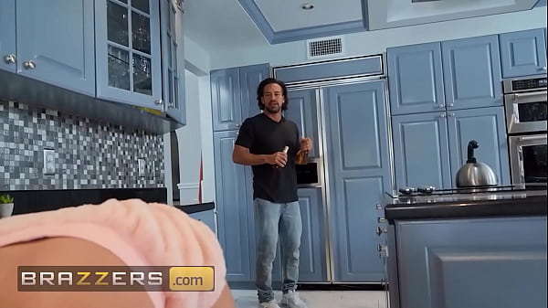 Play MP4 - &lpar;Phoenix Marie&rpar; Gets Stuck In The Dishwasher &lpar;Johnny&rpar; Frees Her For A Price - Brazzers