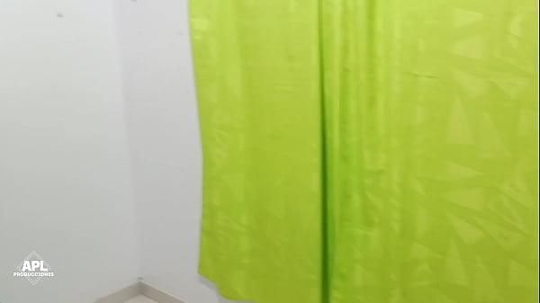 Play MP4 - Caliente lesbiana seduce a su hermosa empleada de delicioso y gran culo para lamer y follar sus co&ntilde;os&period; PARTE 1