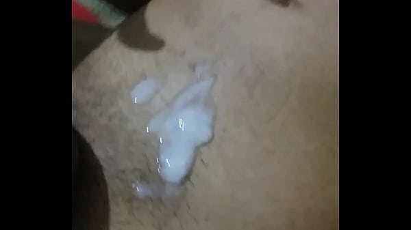 Expulcion de leche al bombera su verga 