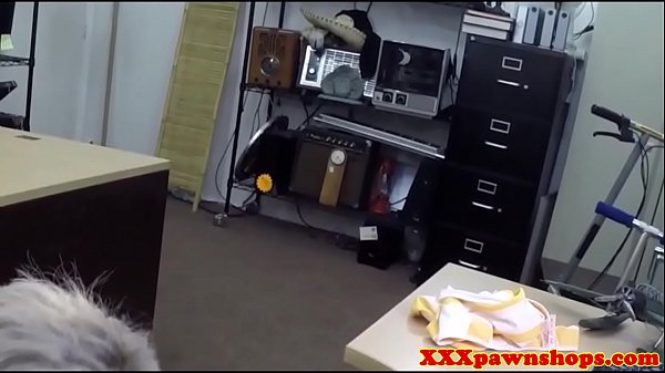 Inked pawnshop babe_sucking brokers cock