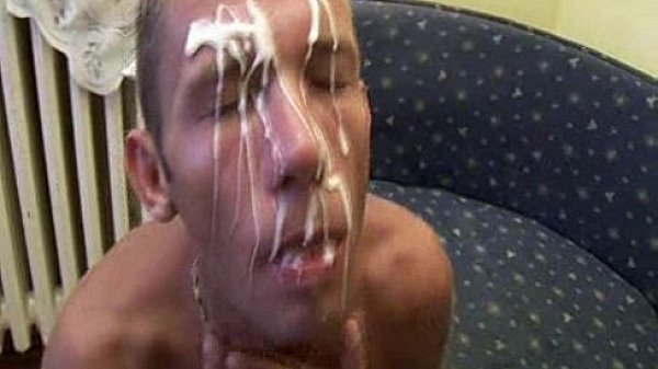 Wanking Big Loads in His Face 