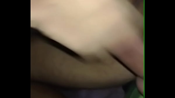 NOVINHO SE MASTURBANDO NO QUARTO