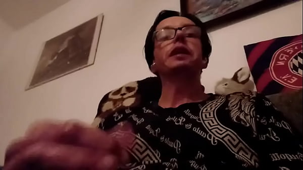 Daniel Romanowsky Fills Himself Up While Jerking Off thumbnail