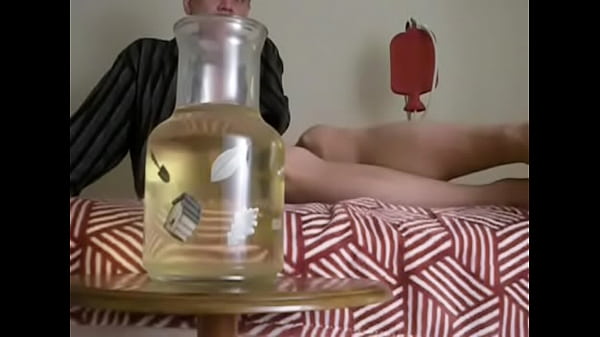 Play MP4 - Stuffing my hole and drinking piss