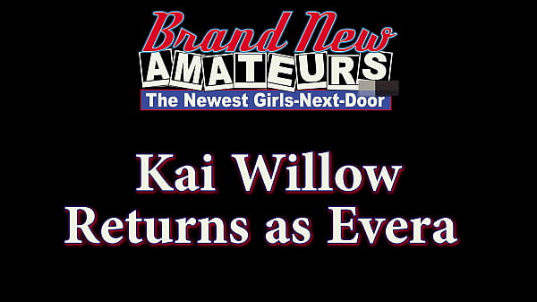 Nonton Busty Brunette Kai Willow Masturbates While Sucking A Cock! thumbnail