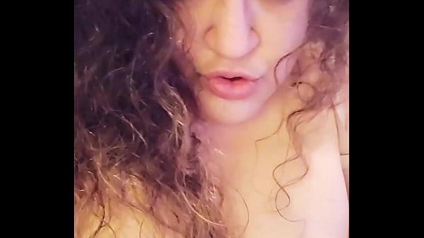 Play MP4 - Phat pussy Puerto Rican slut vibes herself till squirt orgasm