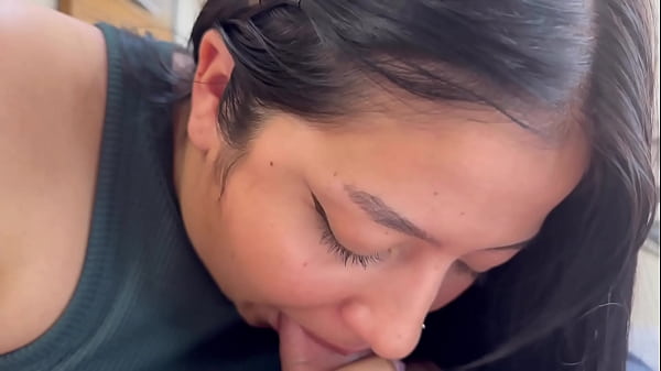 No ten&iacute;a como pagar su paquete y se dej&oacute; comer las nalgas 