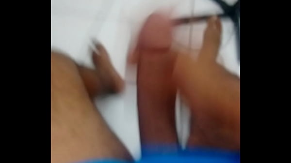 Batendo uma e  gozando