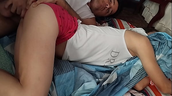 Me culie a la mujer de mi mejor amigo, el sali&oacute; al trabajo y yo fui a darle verga porque quer&iacute;a ser follada 