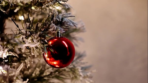 Nonton Un Gran Regalo Insesperado De Navidad!! Joven Estudiante Recibe Un Regalo Sorpresa De Navidad!! Es Masaturbada Por Su Padrastro!!! La Penetra En Cuatro Y Se Corre En Sus Grandes Nalgas!!! thumbnail