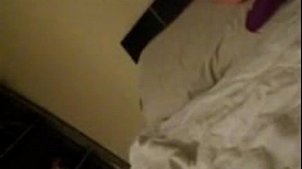 Nonton Teen Fuck Herself With Huge Purple Dildo thumbnail