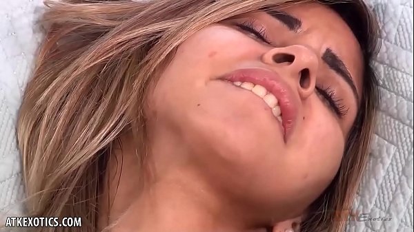 Play MP4 - Katie Murphy plays with her favorite toys