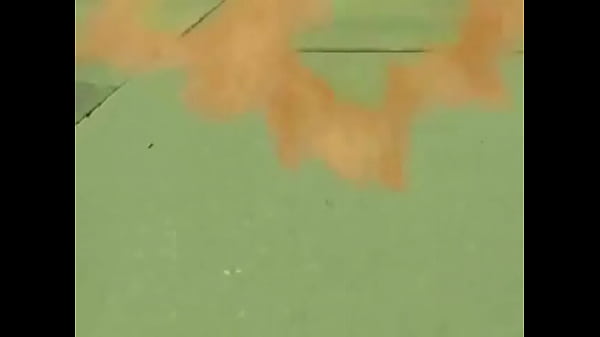 Personagem de naruto batendo uma