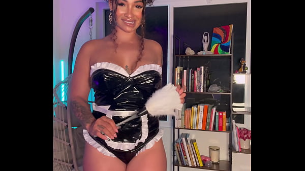 Nonton Naughty Maid Makes A Wet Mess thumbnail