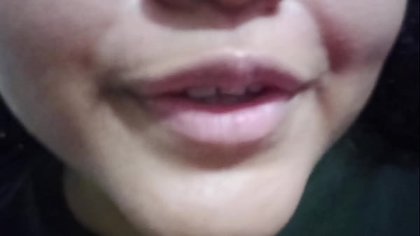 Gordita Cachonda Mostrando Tanga A Su Amante thumbnail