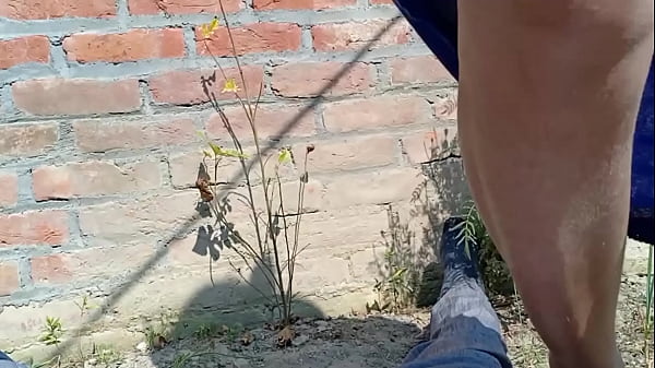 Everbest Homemade XXX Pissing Sex Outside- with_friend