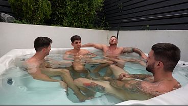 Nonton Ivy Maddox Wildy Fucked By 4 Big Cocks Ends Up In Double Vaginal Penetration thumbnail