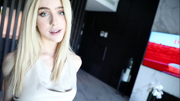 18 Years Old With Pretty Lips And Destroyed Anus thumbnail