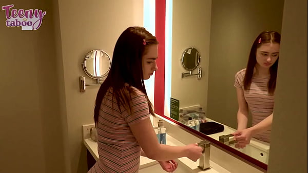 Play MP4 - StepDaughter Reese Robbins Fucks Her StepDad Seth Brogan&excl;