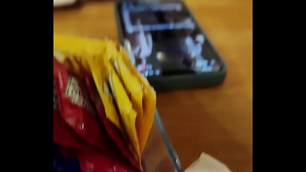 Nonton Mostrando Os Peitos No Restaurante thumbnail