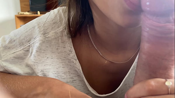 Play MP4 - Chupando o meu pau e indo outro