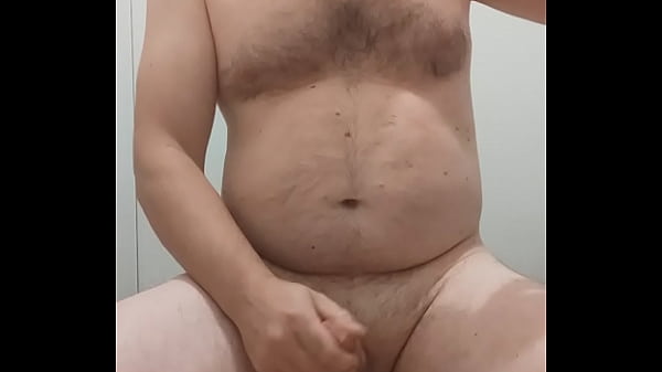 Play MP4 - VID 410 Ma masturbez&comma; imi beau pisatul&comma; imi penetrez fundul si ejaculez sperma &lpar;5min&rpar;