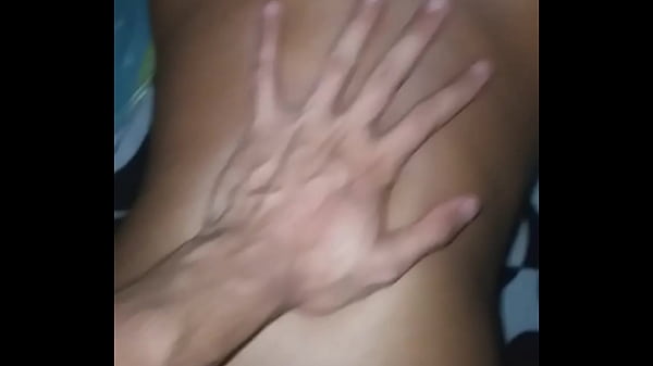 Mi primo se queda solo en casa y me llama para que lo clave y sin pensarlo voy y le doy lo que el el quiere 