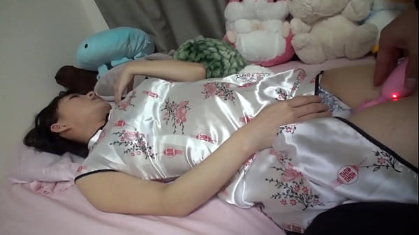 ななこさん 25歳 管理栄養士 終電を逃した女性に「タクシー代を支払うので家にいっていいですか？」という某番組のフリをし、声をかけ家まで行ってやっちゃおうという企画です。 ne5ynu