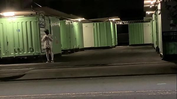 女装まゆの深夜全裸コンテナハウス露出 thumbnail