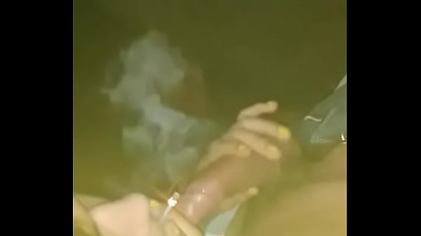 Novinha Fumando E Chupando thumbnail