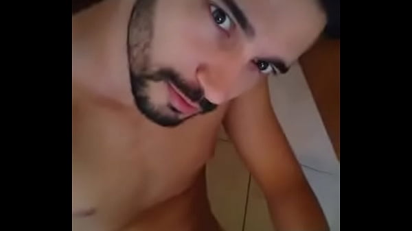 chupou meu pau enquanto eu fumava 