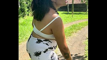 Nonton Chubby Latina Farting Outdoors Public Big Ass Loud Rips Nature Gas thumbnail