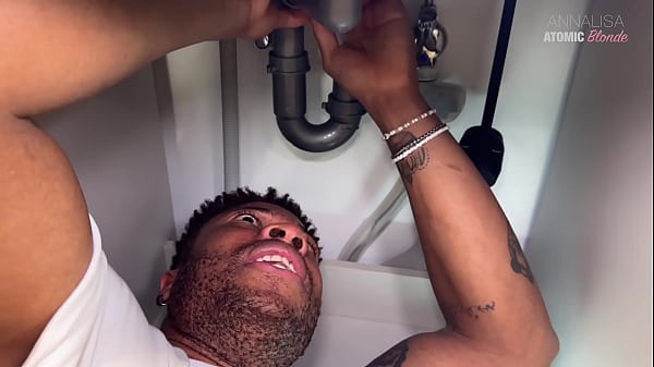 Play MP4 - Slutty Wife Gets Fucked by the Black Plumber with a Huge Cock