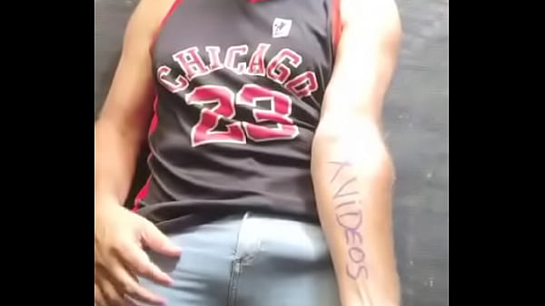 Play MP4 - नग्न सेक्सी आदमी